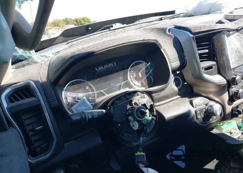 2019 Ram 1500 Laramie 4X4 5'7 Box из США, поврежденный, VIN 1C6SRFJT7KN526102